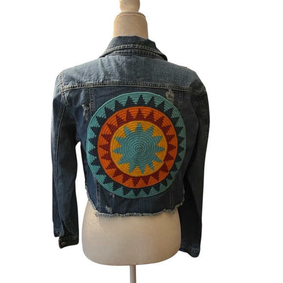 NWT Z Chick Distressed Embellished Cropped Jean Jacket Size Large - Picture 3 of 9